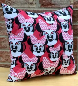 minnie-mouse-pillow